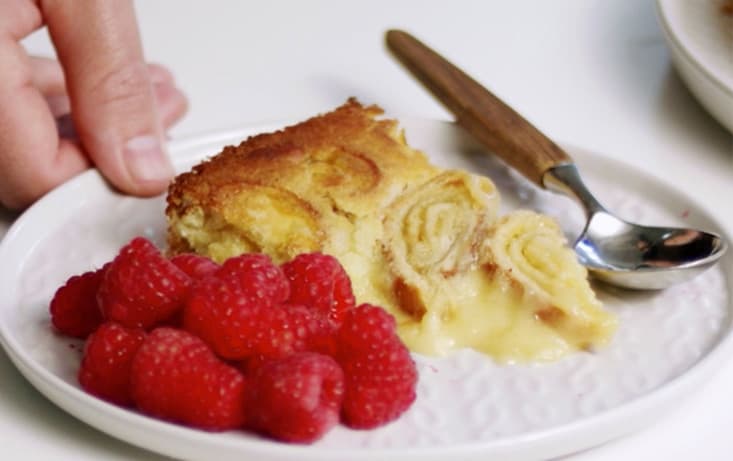 Vit Gifflar kladdkaka med bär & grädde - Gifflar - Recept | Pågen